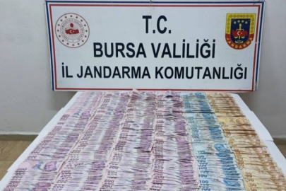 Bursa'da adlarının cinayet soruşturmasına karıştığını söyleyip 115 bin TL dolandırdılar