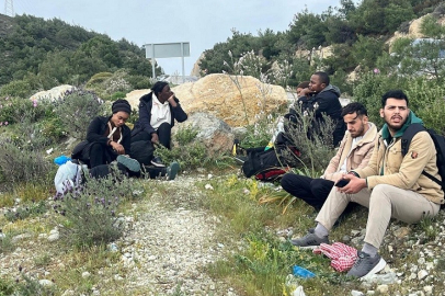 İzmir'de yurt dışına denizden kaçacaklardı, yakalandılar
