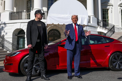 ABD'de, Tesla servis merkezindeki araçlara "hedefli saldırı" düzenlendi