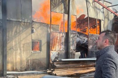 Burdur'da kereste fabrikası çıkan yangında küle döndü