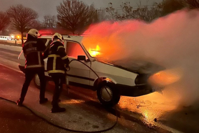 Nevşehir'de otomobilin yandığını polis ekipleri fark etti
