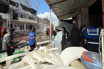 Sakarya'da alevlere teslim olan iş yeri yangınında 5 bölüm kullanılamaz hale geldi