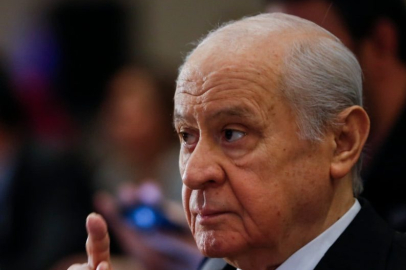 Bahçeli'den Özgür Özel'e uyarı: Yargıya saygı duy, partinde otur