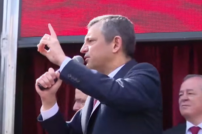 Özel, sokak çağrısını yineledi! 'Bariyerleri yıkın geçin ama...'