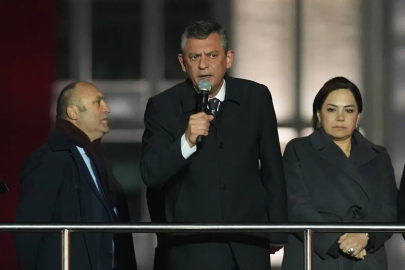 Özgür Özel'den 2 bakana "sokak" yanıtı: Demokratik tepkiye saygı duyacaksınız