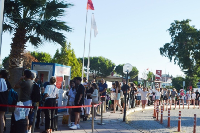 Yunan adalarına kapıda vize uygulaması uzatıldı