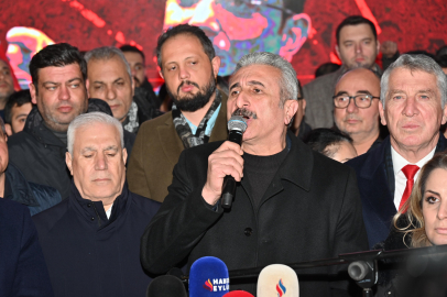 CHP'den Bursa'da İmamoğlu gözaltısına tepki sürüyor: Kent Meydanı'na akın ettiler...