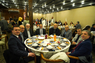 Bursa'da "Meslekte Birlik"in önseçim adayları iftarda görücüye çıktı