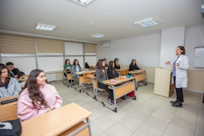 Bursa Büyükşehir, üniversite adaylarının yanında