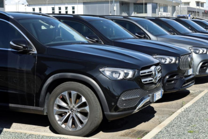 Dev otomobil markasından çalışanlarına 20 milyon liralık teklif! Parayı almak için...