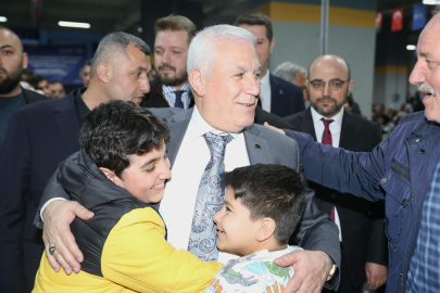 Başkan Bozbey’den Bursa Yunuseli'deki gençlere halı saha müjdesi