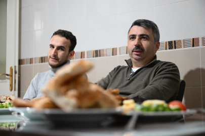 Bursa Yıldırım Belediye Başkanı Yılmaz sahuru gençlerle yaptı