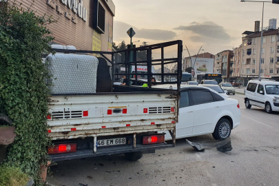 Bursa'da otomobil kamyonete çarptı: 1 yaralı