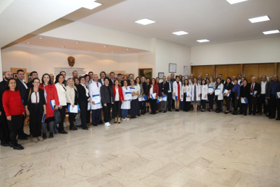 Bursa Uludağ Üniversitesi'nde başarılı akademisyenler ödüllendirildi