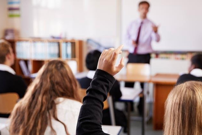 İngiltere'de öğrencilere teşvik: Okula gel, iPad'i kap