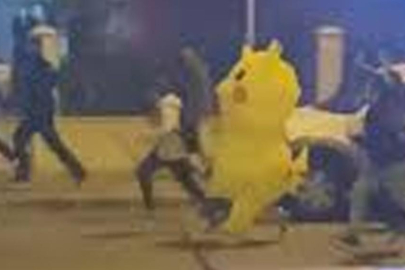 Sosyal medyada dikkat çeken eylemci Pikachu! O görüntüler gündem oldu...