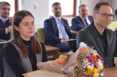 Bakan Tekin 'sarı zarf' verdiği öğretmen önce tedirgin oldu, sonra mutlu oldu