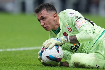 Galatasaray'da Muslera'nın yerine hiç umulmadık tercih!