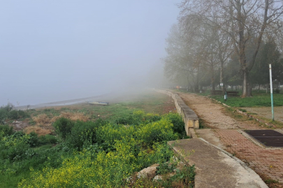 Bursa'nın incisi İznik Gölü'nü sis yuttu!