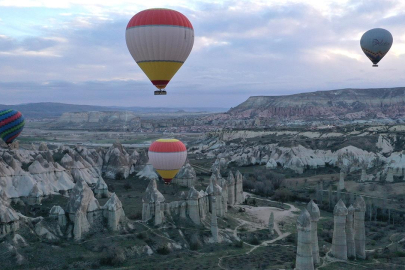 Kapadokya'da gökyüzünde "bayram" yoğunluğu