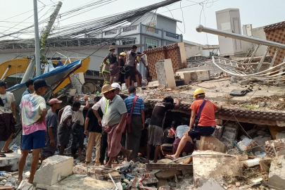 Myanmar'daki depremlerde can kaybı 1700'e yükseldi