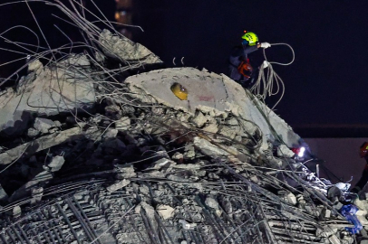 Myanmar depremi Tayland'ı da vurdu! Bangkok'ta çöken binanın inşaatında 11 kişi öldü