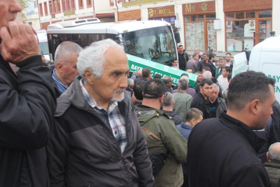 Çanakkale'de kazada hayatını kaybeden 3 kişi toprağa verildi