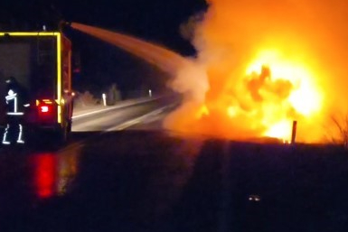 Gümüşhane’de seyir halindeki araç alev topuna döndü