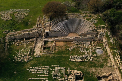 Teos'ta tarihi miras ayağa kaldırılıyor