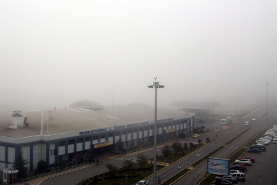 Trabzon'da sis nedeniyle bazı uçak seferleri iptal oldu