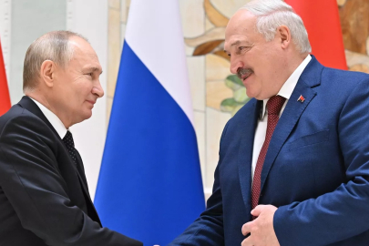 Putin'den Lukaşenko'ya 'Rusya ve Belarus Halkarının Birleşme Günü' tebriği