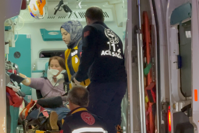 Düzce'de yaralı sürücü özel eşyası için ambulanstan indi