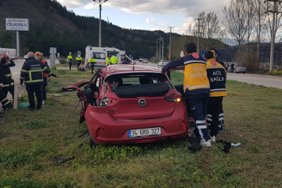 Karabük'te otomobil ile tır çarpıştı: 3 ölü