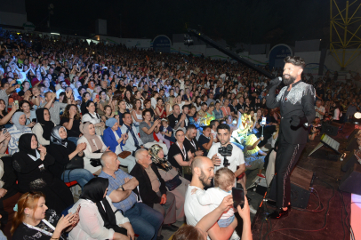 Bursalı sanatçı Mehmet Çevik sevenleriyle bir araya geldi