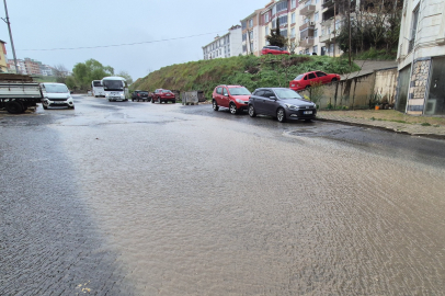 Tekirdağ'da sağanak yağış etkili oldu