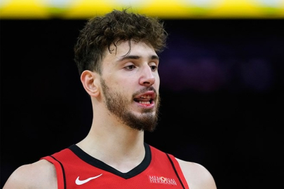 Alperen Şengün'e sert müdahale: Dudağı patladı