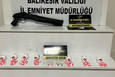Balıkesir'de 833 adet sentetik ecza hap ele geçirildi