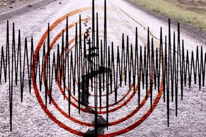 İzmir'de hissedilen deprem oldu! Kandilli Rasathanesi duyurdu