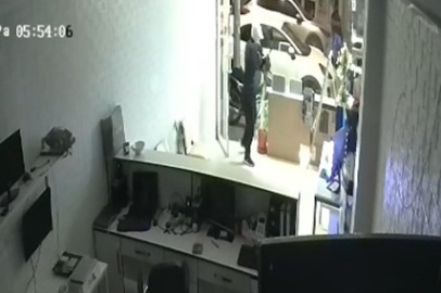 Mersin'de maskeli hırsız 3 defa gidip geldi, iş yerini soydu