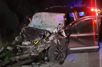 Bursa'da TIR’a çarpan hafif ticari aracın 25 yaşındaki sürücüsü öldü!