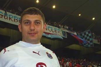 Bursa'da Fenerbahçe-Trabzonspor maçını izlerken fenalaşmıştı, tüm müdahalelere rağmen kurtarılamadı