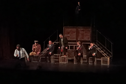 Bursa'da "Müfettiş" oyunu sergilendi