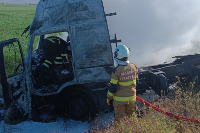 Mardin'de seyir halindeki tırda yangın