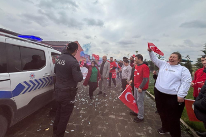 Bursa'da polis ekiplerine meşaleli sürpriz