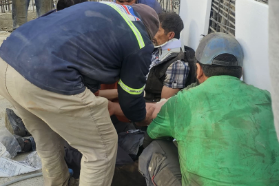 Hatay'da demir beton kalıbı işçilerin üzerine düştü: 3 yaralı