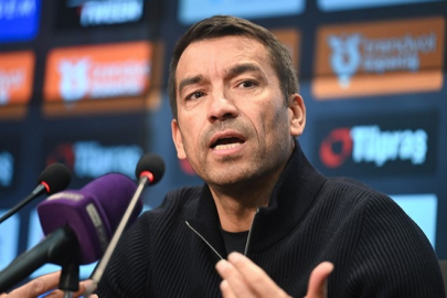 Beşiktaş'ta Van Bronckhorst endişesi: FIFA'ya gidecek