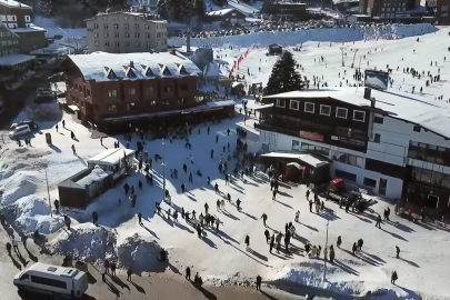 Bursa Uludağ'a bayramda on binlerce ziyaretçi akın etti