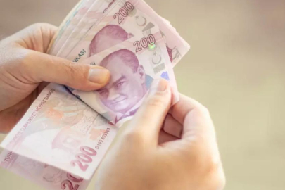 350 TL ödediği internet siparişinden 15 bin TL geri aldı! Çift sağ ayak...