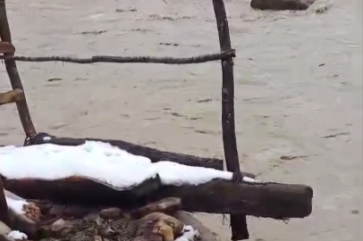 Bartın'da dere taştı, köprü yıkıldıı