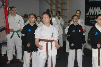 Bursa İnegöl'de başarılı sporcular ödüllendirildi